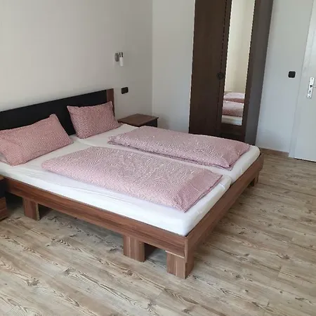 Gastehaus In Der Alte Kellerei Hotel 3*